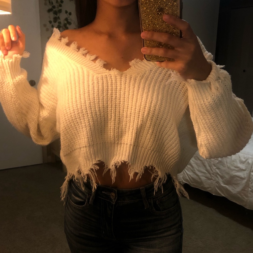 Distressed sweater🎂